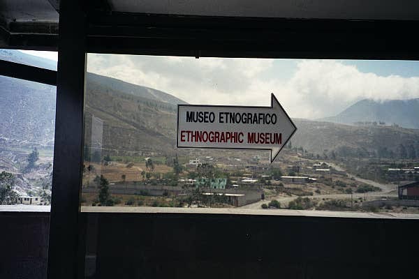 This way to the Museo Etnografico